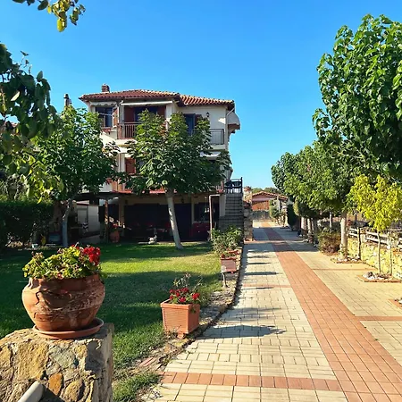 Maron - Platanitis Holiday home *